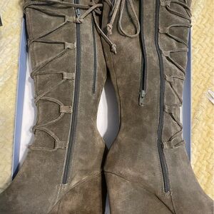 Aerosoles Women's Tall Wedge Boots Size 10 rusted green Suede Knee High